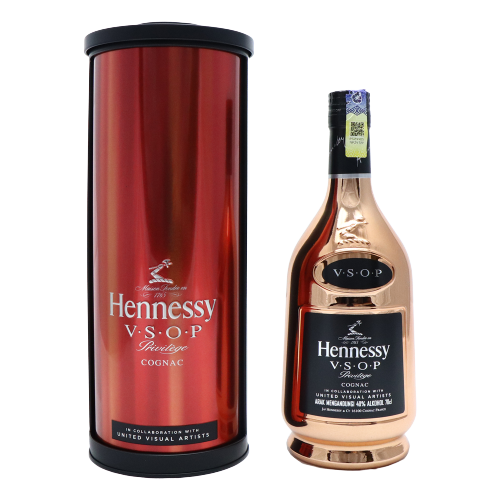 Hennessy V.S.O.P Limited Edition UVA LED nổi tiếng với kết cấu mượt như nhung, và hương vị tinh tế. Hỗn hợp này có hương vị phong phú và tao nhã, với hương ngọt mật của trái cây, đan xen bởi hương lá đinh hương, và quế, đặc trưng bới sự cân bằng, hài hòa, và kết thúc êm. 